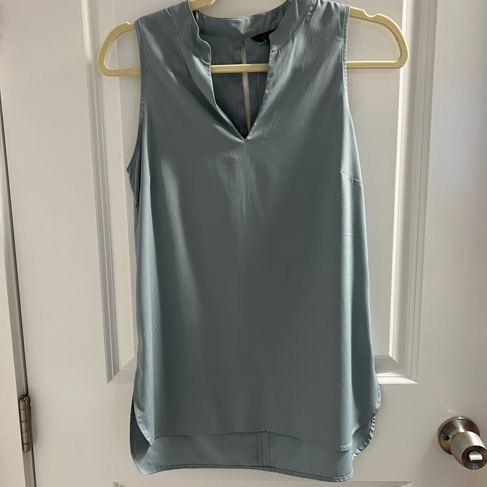 NWOT Banana Republic sleeveless top with pleated detail